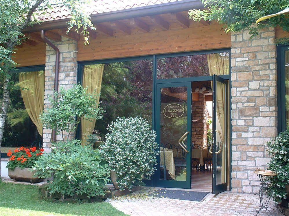 Hotel Il Rustichello Lonato Bagian luar foto